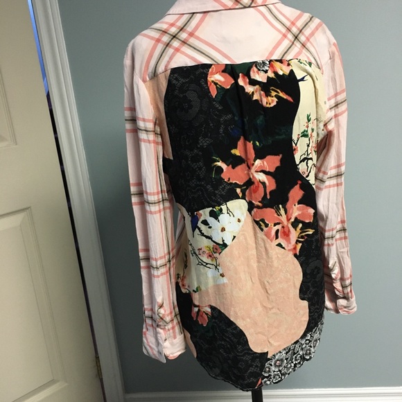Unique Guess Women’s Button-Down Long Sleeve Top - Picture 1 of 9